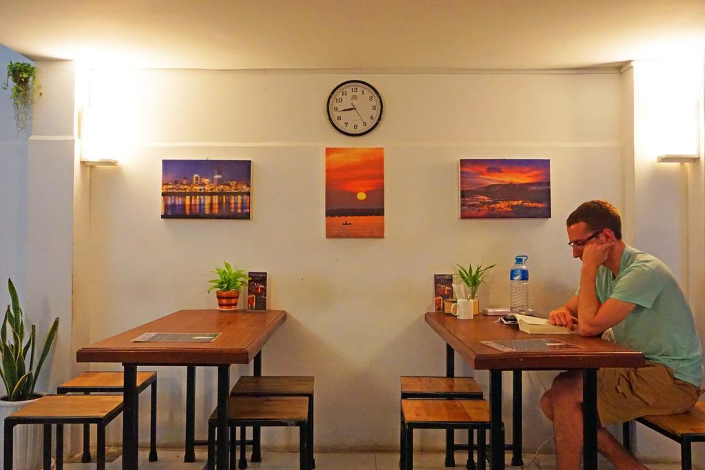 Maya Papaya Cafe & Hostel（One Stop） Phnom Penh Bagian luar foto